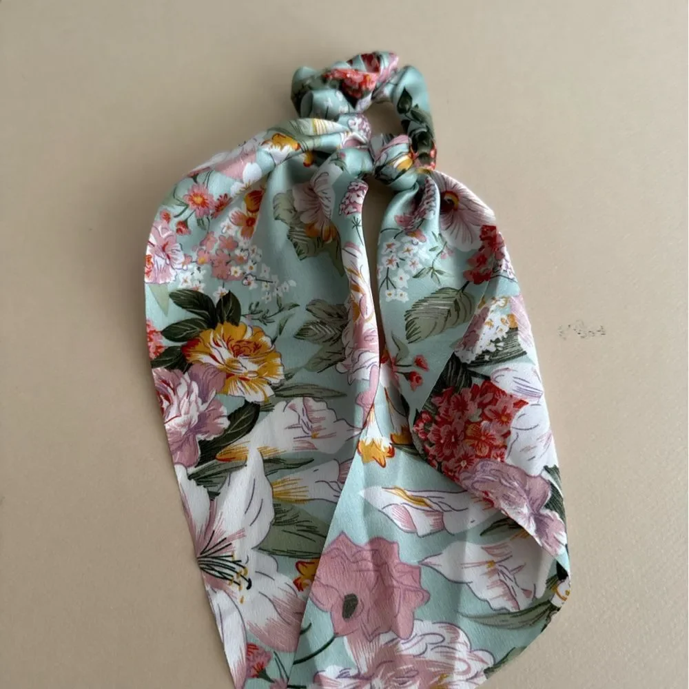 Boho floral scrunchie K71